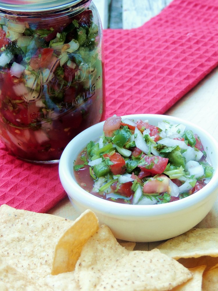 There is nothing better than fresh homemade pico de gallo and this recipe is the best! #salsa #mexicanfood #homemade #DIY #picodegallo #easy #recipe | bobbiskozykitchen.com
