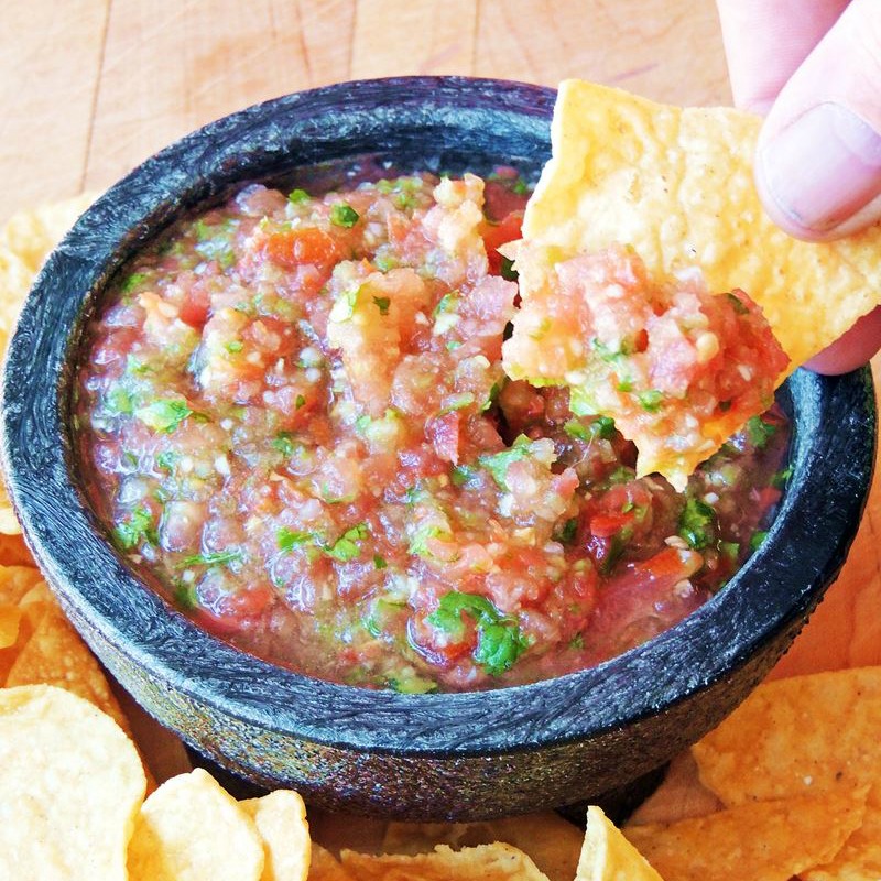 Salsa Fresca (Restaurant Style Salsa) in  black bowl with chips