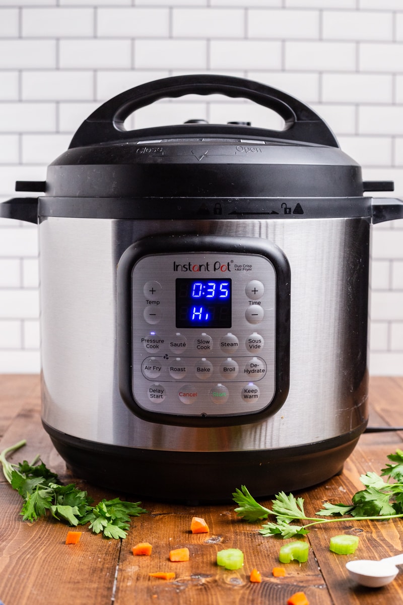 An Instant Pot set to cook for 35 minutes.